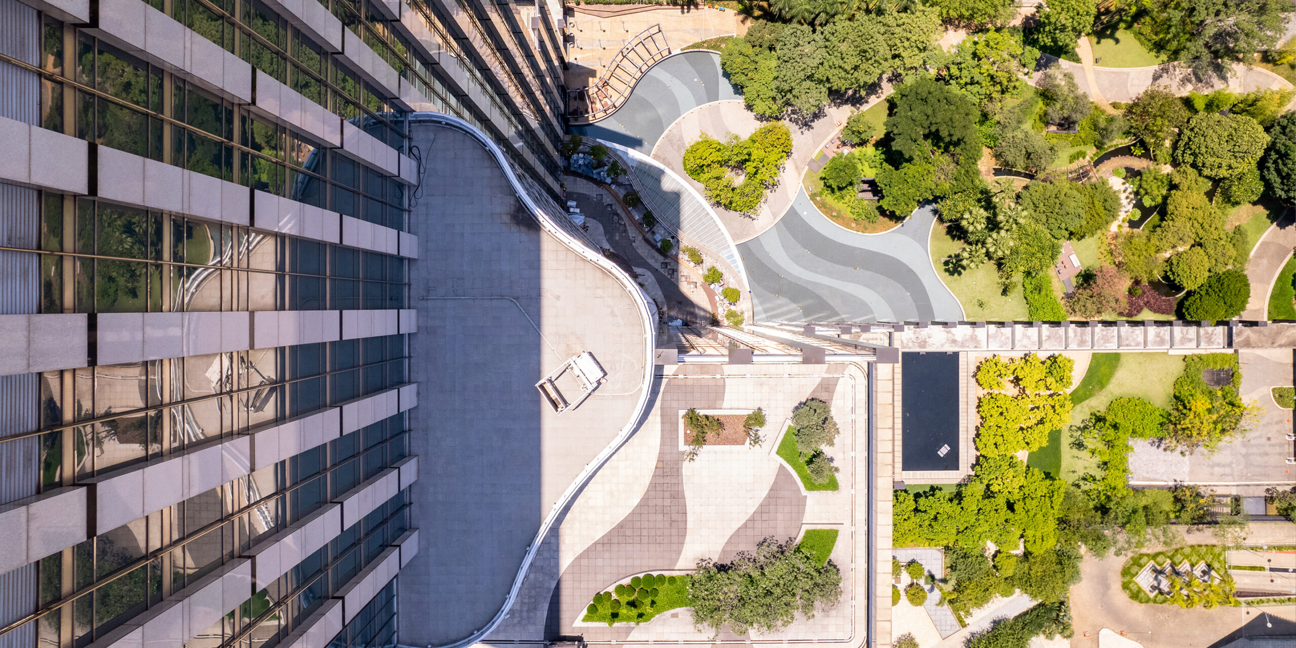 Jardim Externo com 13.000m2 de paisagismo